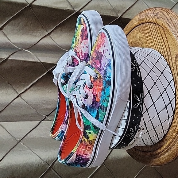 VGUC-RARE Limited Edition Vans x ASPCA ‘Off the Wall’ Unisex Rainbow Cat Sneaker - Picture 2 of 8